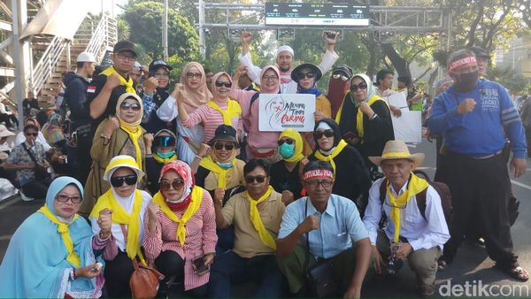 Potret Massa Aksi Kawal MK yang Datang Pagi Ini