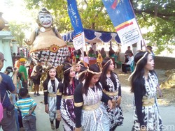 Meriahnya Tradisi Resik-resik Sendang di Wonosoco Kudus