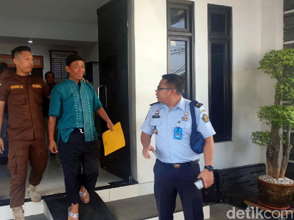 Eks Napi Teroris Kasus Bom Molotov Solo Bebas dari Lapas Nyomplong Eks Napi Teroris Kasus Bom Molotov Solo Bebas dari Lapas Nyomplong