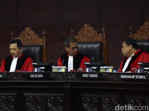 MK Anggap Prabowo-Sandi Tak Dapat Buktikan Klaim Menang 52% MK Anggap Prabowo-Sandi Tak Dapat Buktikan Klaim Menang 52%