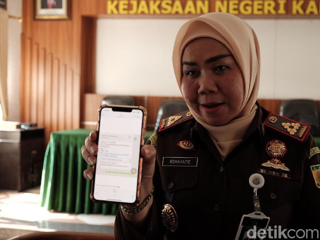 Waspada! Kajari Karawang Gadungan Peras Terperiksa Kasus Korupsi Waspada! Kajari Karawang Gadungan Peras Terperiksa Kasus Korupsi