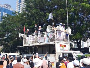 Bawa Al-Liwa, Massa Aksi Merapat ke Medan Merdeka Barat Bawa Al-Liwa, Massa Aksi Merapat ke Medan Merdeka Barat