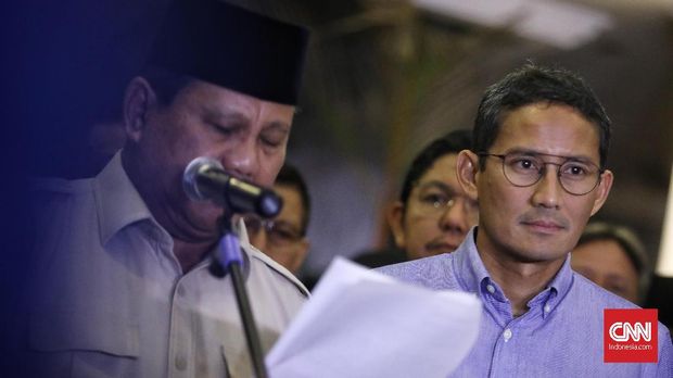 The presidential candidate number 02 Prabowo Subianto accompanied by the vice-presidential candidate number 02 Sandiaga Uno together with several political parties of the supporting coalition gave information to the media about the decision of the Constitutional Court (MK) that rejected all their complaints in the presidential elections 2019, Jakarta, June 27, 2019. CNN Indonesia / Hesti Rika