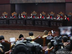MK Tolak Gugatan Pilpres Prabowo-Sandiaga MK Tolak Gugatan Pilpres Prabowo-Sandiaga