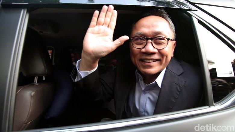 Ketua MPR Dukung Wacana Larang Mantan Koruptor Ikut Pilkada Ketua MPR Dukung Wacana Larang Mantan Koruptor Ikut Pilkada