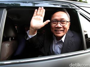 Prabowo-Surya Paloh Sepakat Amandemen UUD Menyeluruh, Zulhas: Itu Sulit Prabowo-Surya Paloh Sepakat Amandemen UUD Menyeluruh, Zulhas: Itu Sulit