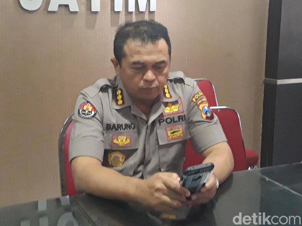 Meski Jatim Kondusif, Polisi dan TNI Tetap Siaga di Sejumlah Objek Vital Meski Jatim Kondusif, Polisi dan TNI Tetap Siaga di Sejumlah Objek Vital