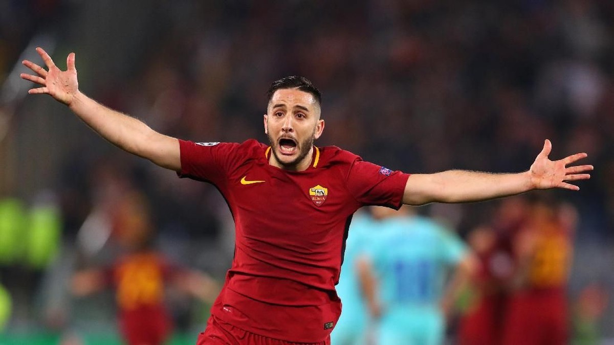 Kostas Manolas mengucapkan selamat tinggal kepada AS Roma usai hengkang ke Napoli (Foto: Catherine Ivill / Getty Images)