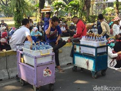 Cerita Para Pencari Rezeki di Aksi Kawal Sidang MK Kemarin