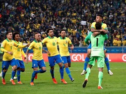 Selecao Mendekatkan Diri dengan Trofi Juara