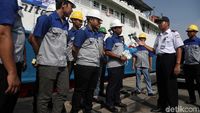 Peringati Hari Pelaut, Kepala Kesyahbandaran Tanjung Priok Sapa ABK