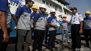 Peringati Hari Pelaut, Kepala Kesyahbandaran Tanjung Priok Sapa ABK
