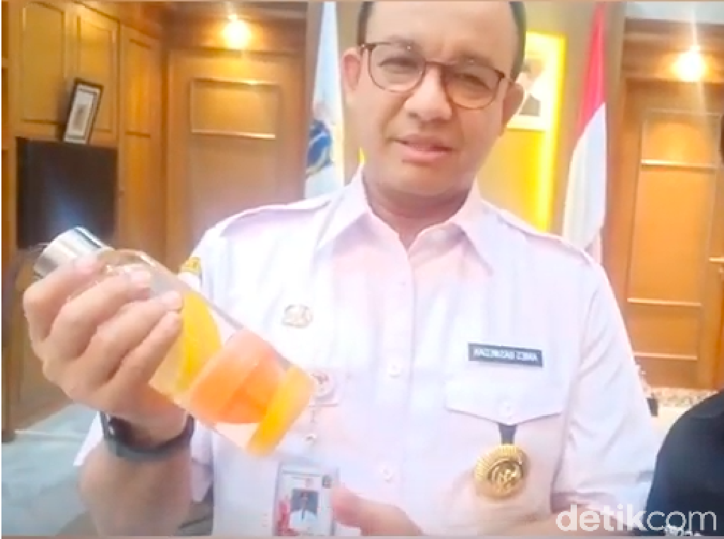 Minum Infused Water 2L/Hari, Anies Baswedan Ikuti Jejak Sandi Uno? Minum Infused Water 2L/Hari, Anies Baswedan Ikuti Jejak Sandi Uno?
