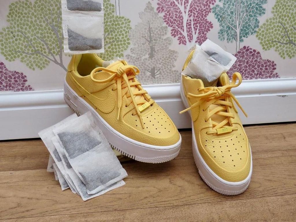 Tips Menghilangkan Bau pada Sepatu dengan Kantong Teh Tips Menghilangkan Bau pada Sepatu dengan Kantong Teh
