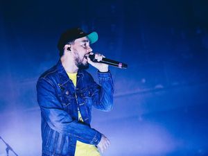 Dikawal Polisi, Mike Shinoda Sapa Jakarta