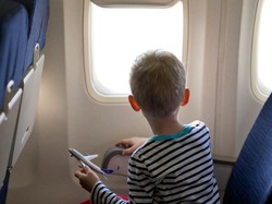 Bikin Gaduh, Anak Ditinggal Sendiri di Kelas Ekonomi Bikin Penerbangan Tertunda