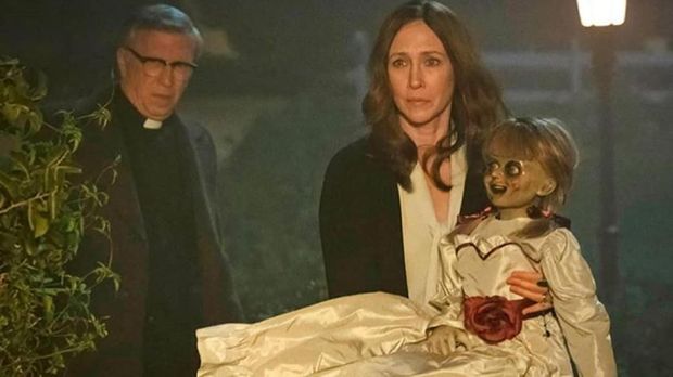 'Annabelle Comes Home' mengisahkan teror Annabelle di rumah pasangan Warren.