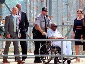 AS Bebaskan Pria yang Divonis Mati 43 Tahun Lalu Atas Pembunuhan AS Bebaskan Pria yang Divonis Mati 43 Tahun Lalu Atas Pembunuhan