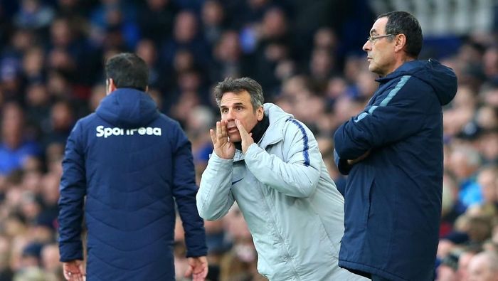 Gianfranco Zola bakal pergi dari Chelsea. (Foto: Alex Livesey/Getty Images)