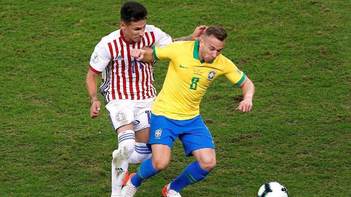 Brasil lolos ke semifinal usai menang adu penalti atas Paraguay. (Foto: Diego Vara/REUTERS)