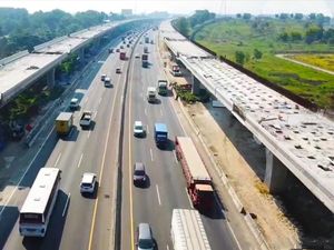 Naik Sebelum 12 Desember, Ini Rincian Tarif Baru Tol Japek Naik Sebelum 12 Desember, Ini Rincian Tarif Baru Tol Japek