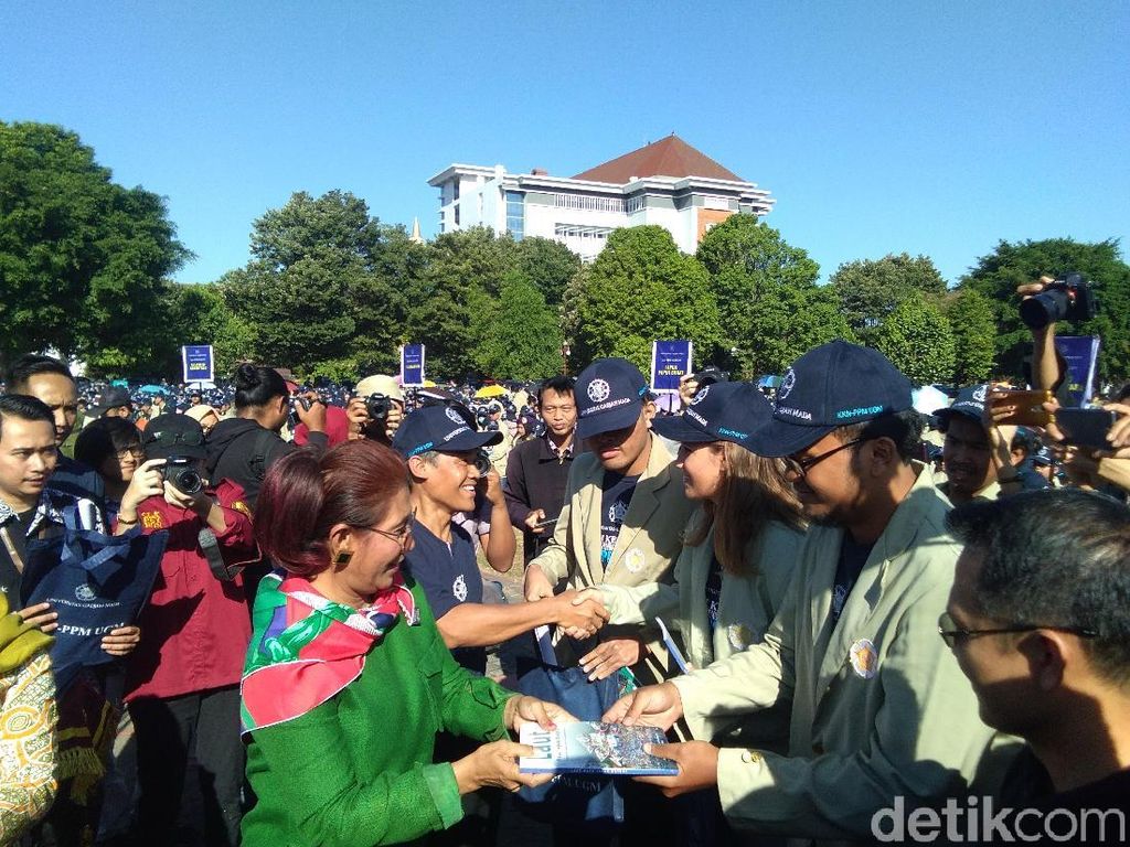 Menteri Susi Pamer Keberhasilan Kelola Laut Pada Mahasiswa UGM Menteri Susi Pamer Keberhasilan Kelola Laut Pada Mahasiswa UGM