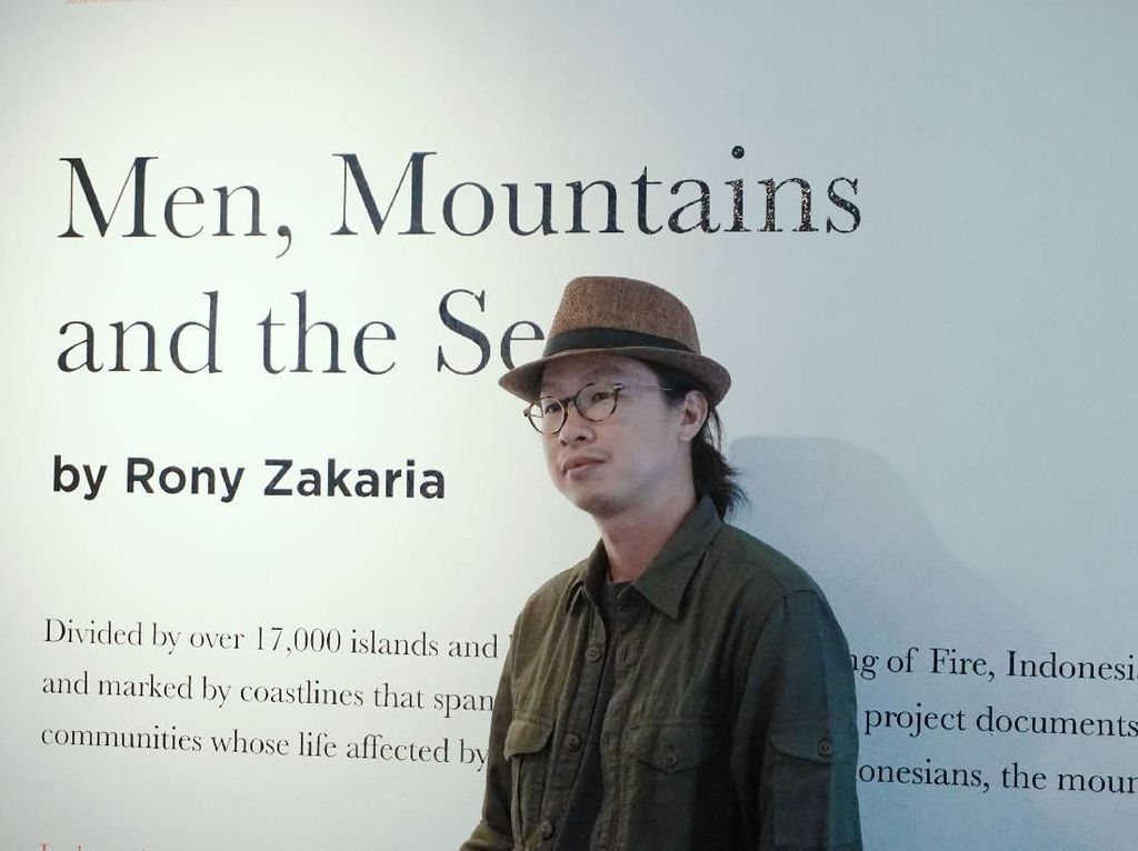 Jepretan 16 Gunung Berapi Aktif Rony Zakaria Dipajang di Jakarta Jepretan 16 Gunung Berapi Aktif Rony Zakaria Dipajang di Jakarta