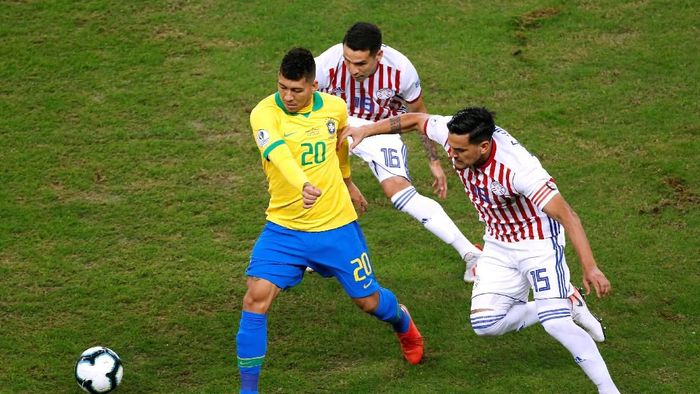 Pelatih Brasil keluhkan lapangan yang buruk di Copa America 2019. (Foto: Diego Vara/REUTERS) Pelatih Brasil keluhkan lapangan yang buruk di Copa America 2019. (Foto: Diego Vara/REUTERS)