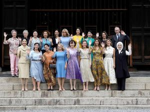 Momen Iriana Jokowi Foto Bersama Istri Para Presiden di KTT G20