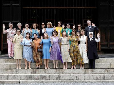 Momen Iriana Jokowi Foto Bersama Istri Para Presiden di KTT G20