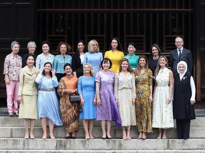 Foto: Gaya Anggun Iriana Jokowi di KTT G20, Paling Beda Pakai Kebaya