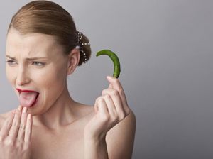 Lidah Terbakar Usai Santap Makanan Pedas? Minum Susu dan Soda Sebagai Obatnya