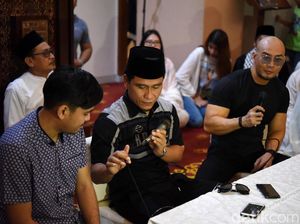 Baru Seminggu Mualaf, Deddy Corbuzier Sudah Banyak Tawaran Haji dan Umrah Baru Seminggu Mualaf, Deddy Corbuzier Sudah Banyak Tawaran Haji dan Umrah