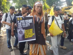 Bawa Bendera Kuning, Keluarga Korban Rusuh 22 Mei Datangi Komnas HAM