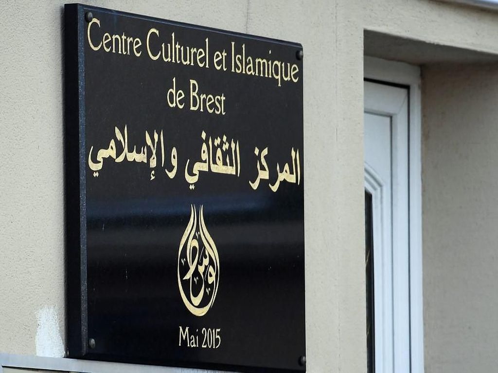 Kejaksaan Sebut Tak Ada Motif Teror Dalam Penembakan Masjid Prancis Kejaksaan Sebut Tak Ada Motif Teror Dalam Penembakan Masjid Prancis