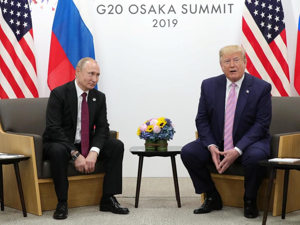 Bertemu di Sela KTT G20, Trump ke Putin: Jangan Campuri Pemilu AS Bertemu di Sela KTT G20, Trump ke Putin: Jangan Campuri Pemilu AS