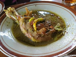 Pedas dan Nikmatnya Entog Klenger di Kaki Gunung Sindoro-Sumbing