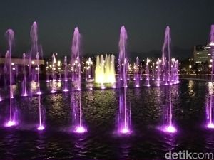 Keindahan Air Mancur Taman Asia Afrika Ini Baru Bisa Dinikmati Akhir Juli