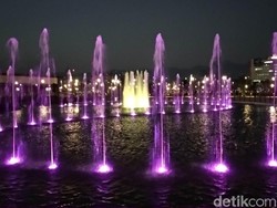 Keindahan Air Mancur Taman Asia Afrika Ini Baru Bisa Dinikmati Akhir Juli