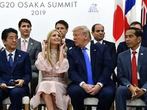 Jokowi Foto Bareng Ivanka Trump di KTT G20, Netizen: Awas Dimarahi Iriana