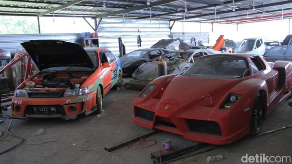 Lamborghini dan Ferrari Made in Bandung