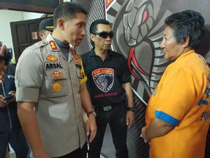 Saat Retno Tipu Tuhan dengan Gaya Royal Saat Retno Tipu Tuhan dengan Gaya Royal