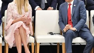 Foto: Gaya Ivanka Trump Pakai Dress Rp 42 Juta Saat Bertemu Jokowi