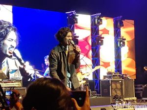 Lirik dan Chord Seberapa Pantas oleh Sheila on 7