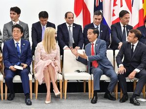 Dino Patti Djalal: Isu Jokowi 1 Menit, Medok, dan Ivanka Tak Relevan Dino Patti Djalal: Isu Jokowi 1 Menit, Medok, dan Ivanka Tak Relevan