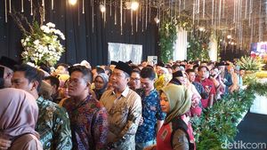 Resepsi Pernikahan Anak Khofifah Dihadiri Ribuan Tamu