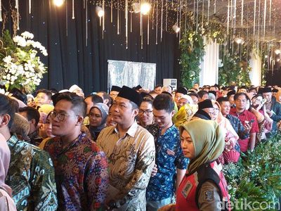 Resepsi Pernikahan Anak Khofifah Dihadiri Ribuan Tamu
