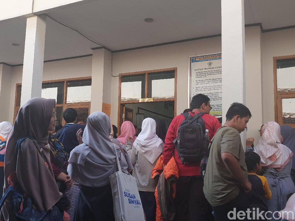 Kekecewaan Ortu di Bandung yang Terlempar dari Pilihan Pertama karena Zonasi Kekecewaan Ortu di Bandung yang Terlempar dari Pilihan Pertama karena Zonasi