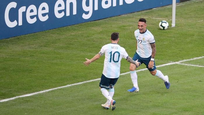 TImnas Argentina merayakan gol Lautaro Martinez ke gawang Venezuela. (Foto: Sergio Moraes/Reuters)