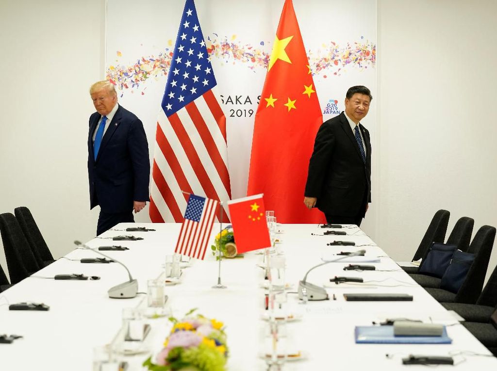 Perang Dagang Makin Panas, Trump Desak Pengusaha AS Cabut dari China